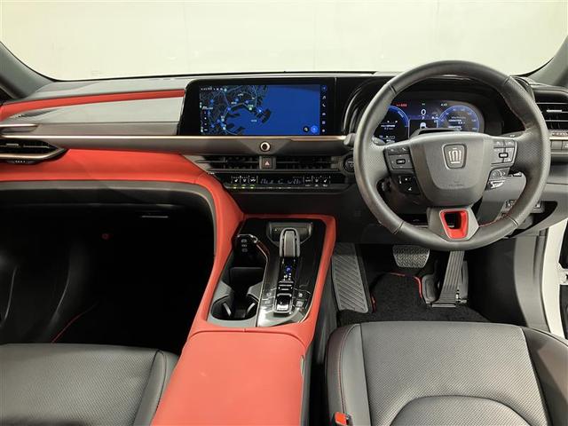 クラウンスポーツ ＲＳ　弊社元試乗車　クルーズコントロール　フルセグテレビ　ＬＥＤヘッドランプ　ドラレコ　ナビ＆ＴＶ　４ＷＤ　バックカメラ　衝突被害軽減システム　キーレス　スマートキー　横滑り防止機能　ＥＴＣ（5枚目）