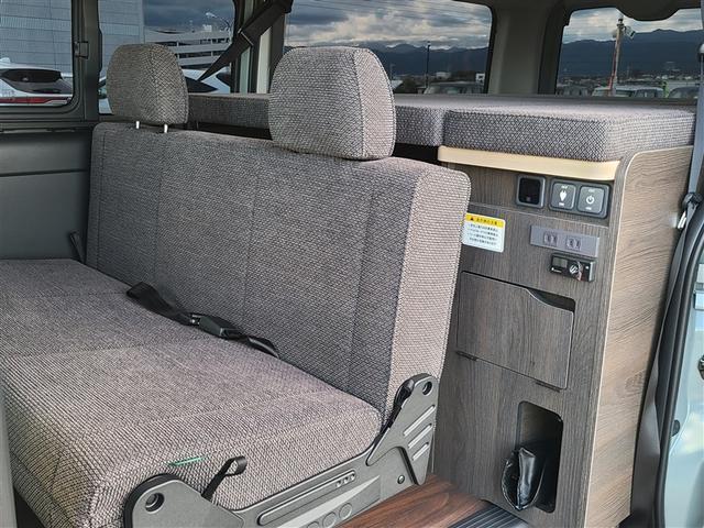 ハイエースバン ロングスーパーＧＬ　未使用　キャンピングカー　８ナンバー　車中泊　ＦＦヒーター　冷蔵庫　二段ベッド　ＴＯＹ　ＦＡＣＴＯＲＹ　ＲＥＶＯシート　サブバッテリー　外部充電　デジタルインナーミラー　アルパインナビ　後席モニター（9枚目）