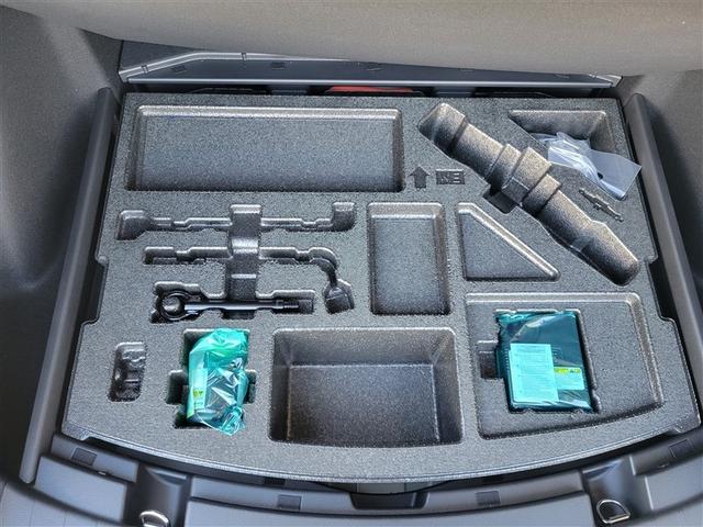 カローラツーリング ハイブリッド　ダブルバイビー　メディアプレイヤー接続　バックモニター　フルセグＴＶ　ＬＥＤライト　ハーフレザーシート　ワンオーナー　クルコン　横滑り防止　盗難防止装置　ナビ・ＴＶ　ドライブレコーダー　エアバッグ　ＥＴＣ　ＡＢＳ（29枚目）