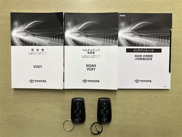 ヴォクシー S-Z 8000キロ 快適利便パッケージ 大型ナビ バックカメラ Bluetooth DVD オットマン ユニバーサルステップ PKSB PCS 純正アルミ LED ワンオーナー ETC2.0(24枚目)