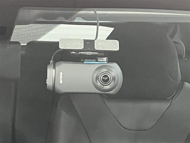 プリウス Ａプレミアム　ＨＶ保証　５０後期　１００００キロ　全周囲カメラ　ナビ　Ｂｌｕｅｔｏｏｔｈ　ドラレコ　電子ミラー　ＥＴＣ２．０　パワーシート　ベンチレーション　クルーズコントロール　１５００Ｗ電源コンセント（10枚目）