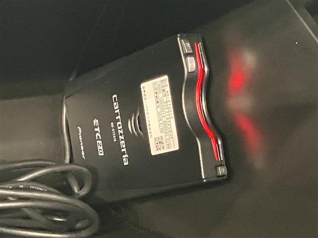 ワゴンＲスティングレー ハイブリッドＴ　ナビＴＶ　ＥＳＣ　ＥＴＣ装着車　リアカメラ　Ｓキー　アルミホイール　クルーズコントロール　ＬＥＤヘッドランプ　ＤＶＤ　メモリーナビ　ベンチシート　キーレス　パワーステアリング　ＡＢＳ　パワーウインド（8枚目）