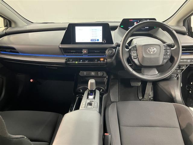 プリウス Ｇ　１オーナー　衝突被害軽減ブレーキ　ＬＥＤライト　フルセグＴＶ　ＡＣ１００Ｖ　アルミホイール　クルーズコントロール　ＴＶ　キーフリー　スマキー　カーテンエアバック　エアコン　イモビライザー　ＥＳＣ（5枚目）