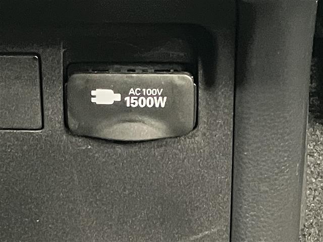 プリウス Ｇ　１オーナー　衝突被害軽減ブレーキ　ＬＥＤライト　フルセグＴＶ　ＡＣ１００Ｖ　アルミホイール　クルーズコントロール　ＴＶ　キーフリー　スマキー　カーテンエアバック　エアコン　イモビライザー　ＥＳＣ（12枚目）