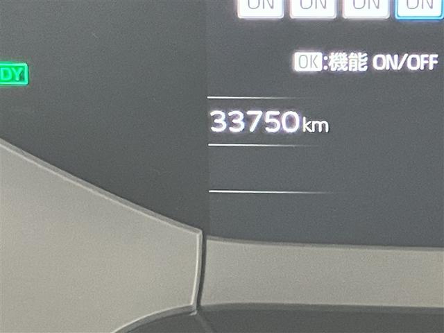 プリウス Ｇ　１オーナー　衝突被害軽減ブレーキ　ＬＥＤライト　フルセグＴＶ　ＡＣ１００Ｖ　アルミホイール　クルーズコントロール　ＴＶ　キーフリー　スマキー　カーテンエアバック　エアコン　イモビライザー　ＥＳＣ（17枚目）