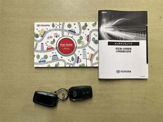 プリウス Ｇ　１オーナー　衝突被害軽減ブレーキ　ＬＥＤライト　フルセグＴＶ　ＡＣ１００Ｖ　アルミホイール　クルーズコントロール　ＴＶ　キーフリー　スマキー　カーテンエアバック　エアコン　イモビライザー　ＥＳＣ（23枚目）