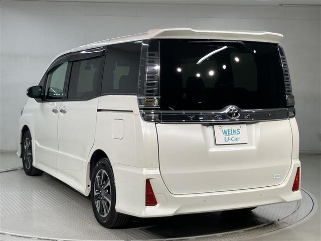 ヴォクシー ＺＳ　煌ＩＩＩ　プリクラッシュ　スマートキ　アイスト　ＤＶＤ再生機能　記録簿付き　横滑り防止装置　ナビＴＶ　アルミ　三列シート　盗難防止　オートエアコン　キーレス　ＥＴＣ装備　パワステ　メモリナビ　クルコン　ＡＢＳ（4枚目）