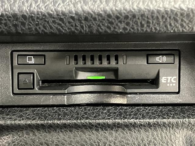 ヴォクシー ＺＳ　煌ＩＩＩ　プリクラッシュ　スマートキ　アイスト　ＤＶＤ再生機能　記録簿付き　横滑り防止装置　ナビＴＶ　アルミ　三列シート　盗難防止　オートエアコン　キーレス　ＥＴＣ装備　パワステ　メモリナビ　クルコン　ＡＢＳ（9枚目）