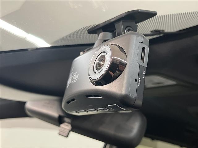 ヴォクシー ＺＳ　煌ＩＩＩ　プリクラッシュ　スマートキ　アイスト　ＤＶＤ再生機能　記録簿付き　横滑り防止装置　ナビＴＶ　アルミ　三列シート　盗難防止　オートエアコン　キーレス　ＥＴＣ装備　パワステ　メモリナビ　クルコン　ＡＢＳ（10枚目）