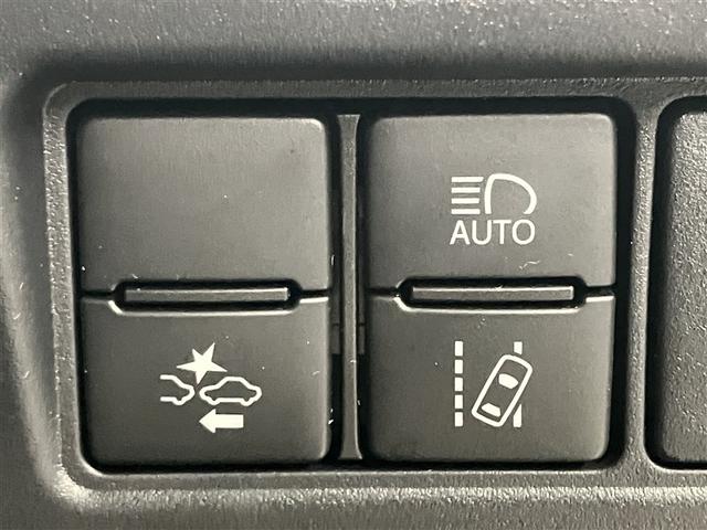 ヴォクシー ＺＳ　煌ＩＩＩ　プリクラッシュ　スマートキ　アイスト　ＤＶＤ再生機能　記録簿付き　横滑り防止装置　ナビＴＶ　アルミ　三列シート　盗難防止　オートエアコン　キーレス　ＥＴＣ装備　パワステ　メモリナビ　クルコン　ＡＢＳ（12枚目）