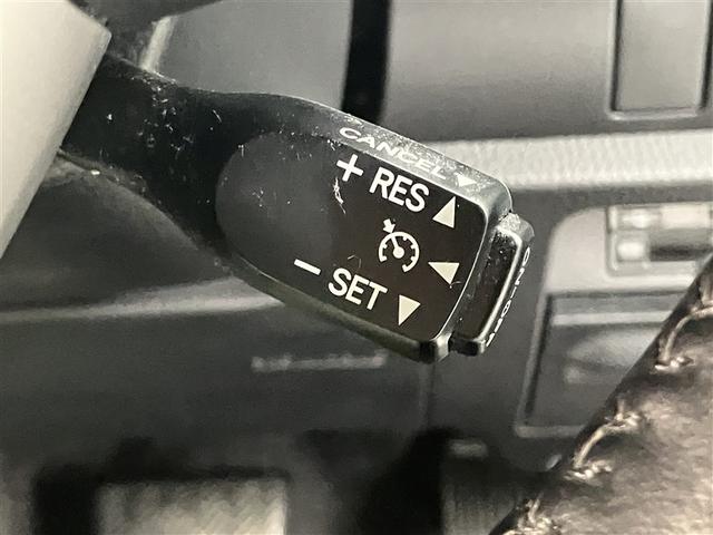 ヴォクシー ＺＳ　煌ＩＩＩ　プリクラッシュ　スマートキ　アイスト　ＤＶＤ再生機能　記録簿付き　横滑り防止装置　ナビＴＶ　アルミ　三列シート　盗難防止　オートエアコン　キーレス　ＥＴＣ装備　パワステ　メモリナビ　クルコン　ＡＢＳ（14枚目）