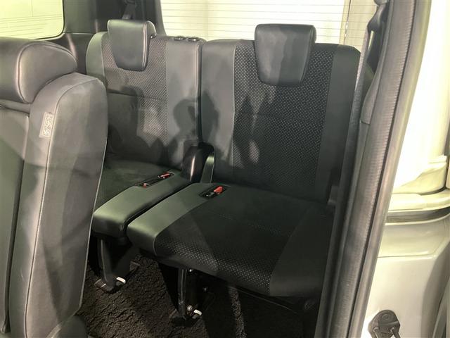 ヴォクシー ＺＳ　煌ＩＩＩ　プリクラッシュ　スマートキ　アイスト　ＤＶＤ再生機能　記録簿付き　横滑り防止装置　ナビＴＶ　アルミ　三列シート　盗難防止　オートエアコン　キーレス　ＥＴＣ装備　パワステ　メモリナビ　クルコン　ＡＢＳ（20枚目）