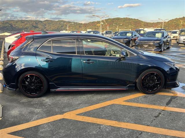 カローラスポーツ Ｇ　Ｚ　６速ＭＴ車　ガナドールマフラー　ＴＲＤフルエアロ　　４２０００キロ　大型ナビ　バックカメラ　Ｂｌｕｅｔｏｏｔｈ　　ＥＴＣ２．０　　ＢＳＭ　ワンオーナー　ブレーキホールド（3枚目）