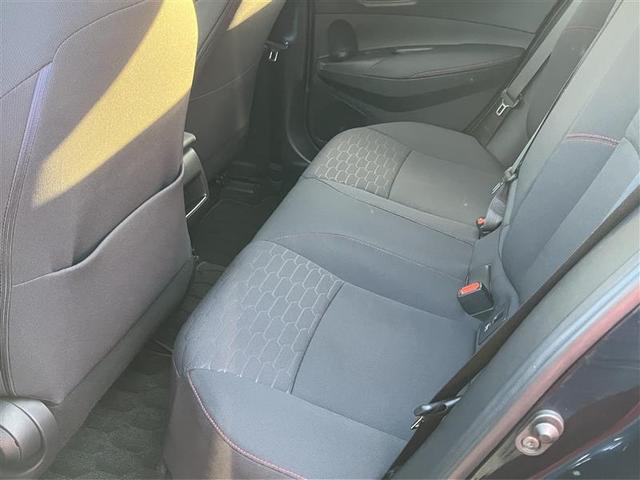 カローラスポーツ Ｇ　Ｚ　６速ＭＴ車　ガナドールマフラー　ＴＲＤフルエアロ　　４２０００キロ　大型ナビ　バックカメラ　Ｂｌｕｅｔｏｏｔｈ　　ＥＴＣ２．０　　ＢＳＭ　ワンオーナー　ブレーキホールド（6枚目）