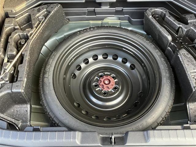 カローラスポーツ Ｇ　Ｚ　６速ＭＴ車　ガナドールマフラー　ＴＲＤフルエアロ　　４２０００キロ　大型ナビ　バックカメラ　Ｂｌｕｅｔｏｏｔｈ　　ＥＴＣ２．０　　ＢＳＭ　ワンオーナー　ブレーキホールド（9枚目）