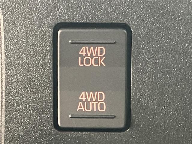 ハイゼットカーゴ クルーズターボ　パワーステアリング　ＬＥＤヘッドライト　パートタイム４ＷＤ　ＥＳＣ　スマートキー　アイドリングストップ　キーフリー　ＡＢＳ　オートエアコン　セキュリティ　前席パワーウインドウ　衝突回避支援ブレーキ（8枚目）