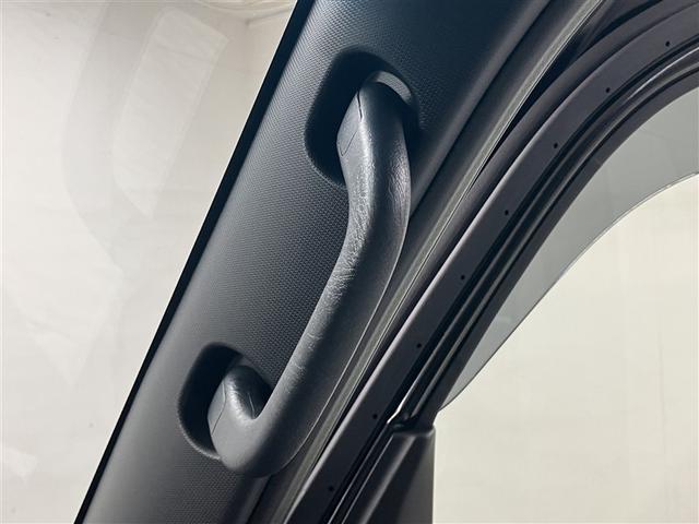 ハイゼットカーゴ クルーズターボ　パワーステアリング　ＬＥＤヘッドライト　パートタイム４ＷＤ　ＥＳＣ　スマートキー　アイドリングストップ　キーフリー　ＡＢＳ　オートエアコン　セキュリティ　前席パワーウインドウ　衝突回避支援ブレーキ（14枚目）