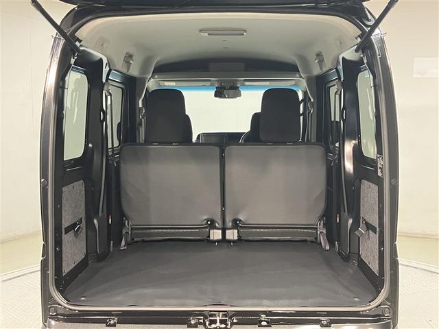 ハイゼットカーゴ クルーズターボ　パワーステアリング　ＬＥＤヘッドライト　パートタイム４ＷＤ　ＥＳＣ　スマートキー　アイドリングストップ　キーフリー　ＡＢＳ　オートエアコン　セキュリティ　前席パワーウインドウ　衝突回避支援ブレーキ（17枚目）