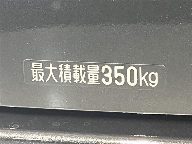 ハイゼットカーゴ クルーズターボ　パワーステアリング　ＬＥＤヘッドライト　パートタイム４ＷＤ　ＥＳＣ　スマートキー　アイドリングストップ　キーフリー　ＡＢＳ　オートエアコン　セキュリティ　前席パワーウインドウ　衝突回避支援ブレーキ（18枚目）