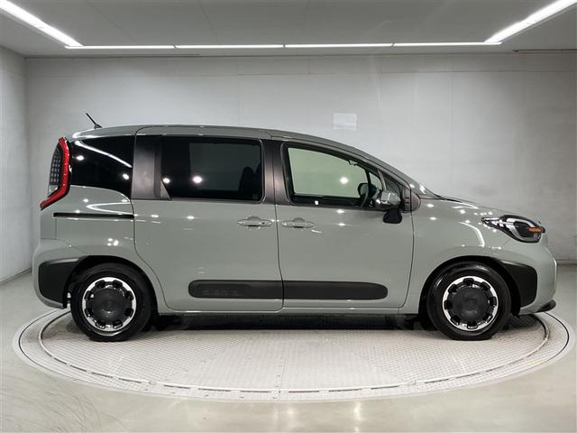 シエンタ Z 1オナ W電動ドア イモビ クルーズC LEDヘッドランプ ETC Sキー 横滑り防止機能 メモリーナビ パワーウィンドウ 記録簿 エアバック ABS ドラレコ カーテンエアバック ウォークスルー(3枚目)