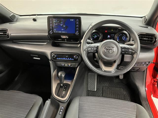 ヤリス ハイブリッドZ 5人乗り 10000キロ 全周囲カメラ 1500W給電 ナビ&フルセグTV Bluetooth スマートキー LEDヘッドライト ドラレコ シートヒーター ブラインドスポットモニター ワンオーナー(5枚目)