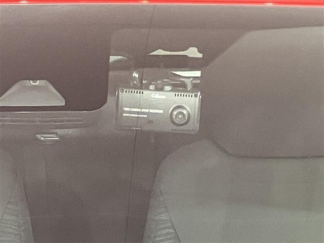 ヤリス ハイブリッドZ 5人乗り 10000キロ 全周囲カメラ 1500W給電 ナビ&フルセグTV Bluetooth スマートキー LEDヘッドライト ドラレコ シートヒーター ブラインドスポットモニター ワンオーナー(10枚目)