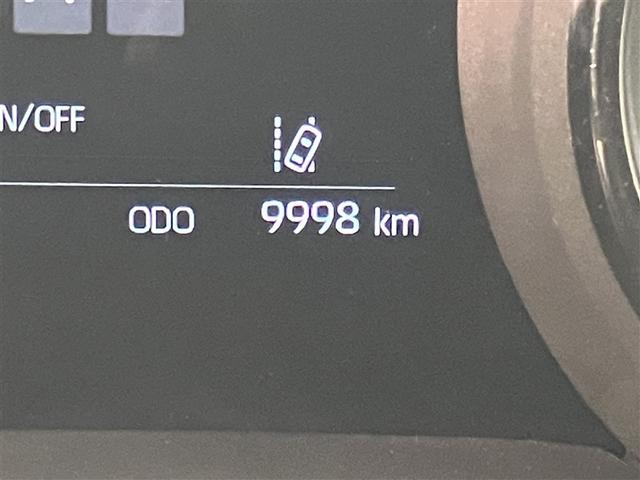 ヤリス ハイブリッドZ 5人乗り 10000キロ 全周囲カメラ 1500W給電 ナビ&フルセグTV Bluetooth スマートキー LEDヘッドライト ドラレコ シートヒーター ブラインドスポットモニター ワンオーナー(17枚目)