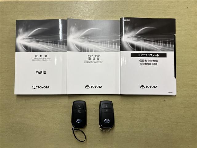 ヤリス ハイブリッドZ 5人乗り 10000キロ 全周囲カメラ 1500W給電 ナビ&フルセグTV Bluetooth スマートキー LEDヘッドライト ドラレコ シートヒーター ブラインドスポットモニター ワンオーナー(23枚目)