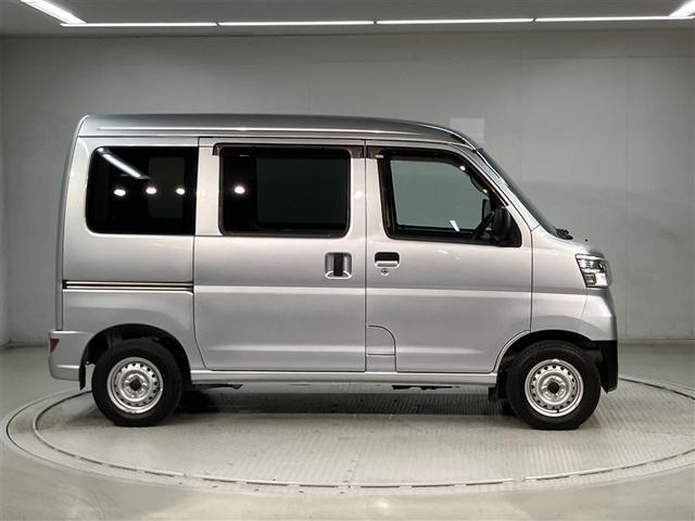 ハイゼットカーゴ DX SAIII ヘッドライトLED 横滑防止装置 オートエアコン キ-レス デュアルエアバッグ エコアイドル 前席パワーウィンドウ 運転席エアバッグ パワーステアリング ABS 前後誤発進抑制装置(3枚目)