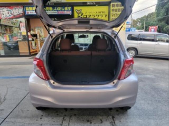 ヴィッツ ジュエラ　ナビゲーション・バックモニター・ＥＴＣ・ウインカードアミラー・スマートキー（10枚目）