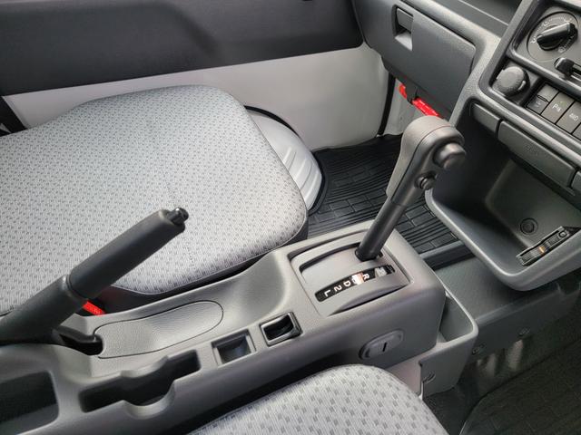 キャリイトラック ＫＣエアコン・パワステ　４ＷＤ・スズキセーフティサポート・ＬＥＤヘッドライト・シンプルナビ（スピーカー付き）・エアコン・パワーステアリング・パワーウインドウ・ゴムマット・アッパーガード・荷台マット・キーレス・ＥＴＣ（23枚目）