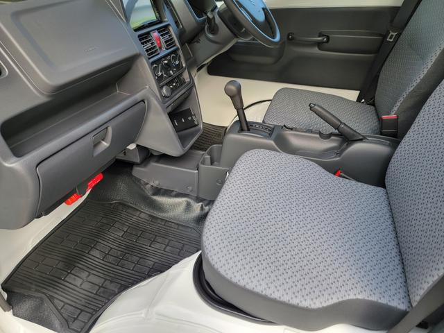 キャリイトラック ＫＣエアコン・パワステ　４ＷＤ・スズキセーフティサポート・ＬＥＤヘッドライト・シンプルナビ（スピーカー付き）・エアコン・パワーステアリング・パワーウインドウ・ゴムマット・アッパーガード・荷台マット・キーレス・ＥＴＣ（29枚目）