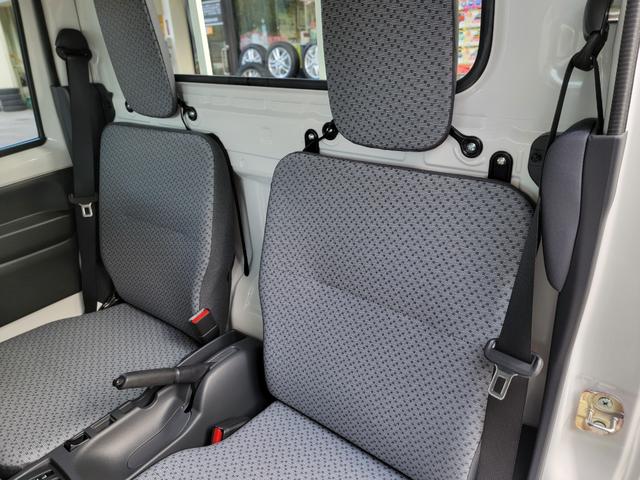 キャリイトラック ＫＣエアコン・パワステ　４ＷＤ・スズキセーフティサポート・ＬＥＤヘッドライト・シンプルナビ（スピーカー付き）・エアコン・パワーステアリング・パワーウインドウ・ゴムマット・アッパーガード・荷台マット・キーレス・ＥＴＣ（30枚目）