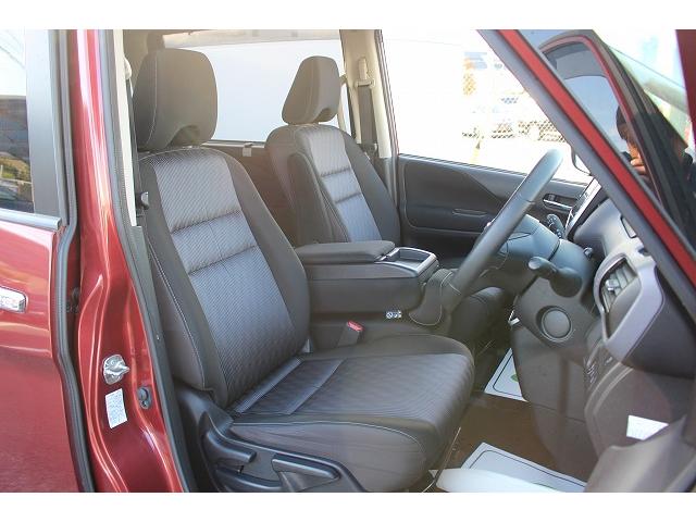 セレナ ハイウェイスターＶ　後期型／１０型ナビ／地デジ／３６０度カメラ／衝突軽減／レーダークルーズ／両側電動／ＬＥＤ／（32枚目）