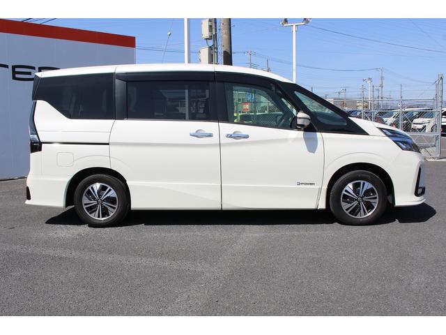 セレナ ｅ－パワー　ハイウェイスターＶ　純正１０型ナビ／地デジ／３６０°カメラ／両側電動／クルコン／衝突軽減／ＬＥＤ／ＥＴＣ（10枚目）