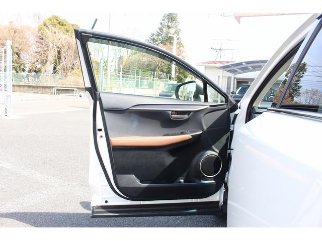 ＮＸ ＮＸ３００ｈ　バージョンＬ　サンルーフ／茶革／純正ナビ／地デジ／全周囲カメラ／３眼ＬＥＤ／シートヒーター／電動Ｒゲート／（30枚目）