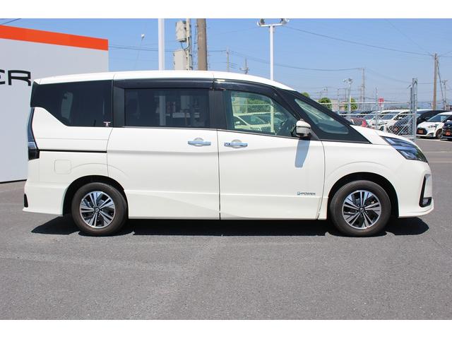 セレナ ｅ－パワー　ハイウェイスターＶ　両側ＰスラＤ／純正１０型ナビ／地デジ／３６０度カメラ／ステアリングヒーター／ＥＴＣ／ＬＥＤ／プロパイ／（4枚目）