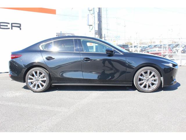 ＭＡＺＤＡ３セダン ＸＤ　Ｌパッケージ　黒革シート／ＢＯＳＥ／純正ナビ／バックカメラ／地デジ／レーダークルーズ／シートヒーター／ＥＴＣ／（10枚目）
