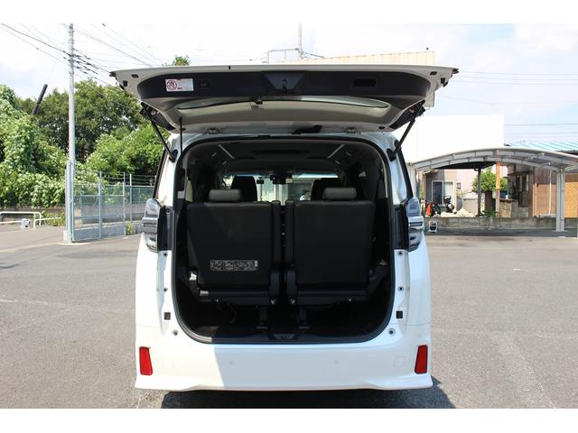 ヴェルファイアハイブリッド ＺＲ　３眼ＬＥＤ／黒革シート／純正１０型ナビ／地デジ／衝突軽減／Ｂカメラ／レーダークルーズ／シートエアコン／（11枚目）