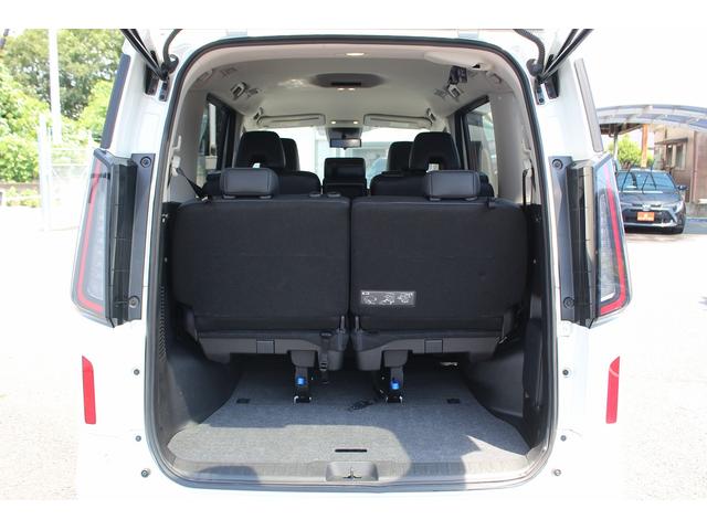 セレナ ｅ－パワー　ハイウェイスターＶ　レンタＵＰ／純正１２．３型ナビ／地デジ／３６０度カメラ／衝突軽減／両側電動ＰスラＤ／プロパイロット／ＥＴＣ２．０（14枚目）