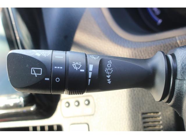 ヴォクシー ハイブリッドＺＳ　後期型／．後席モニター／社外ナビ／両側電動／Ｂカメラ／衝突軽減／クルコン／ＥＴＣ／（51枚目）