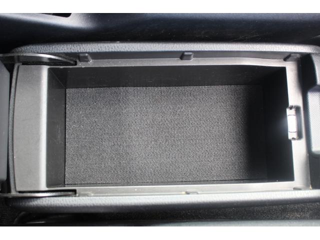 ヴォクシー ハイブリッドＺＳ　後期型／．後席モニター／社外ナビ／両側電動／Ｂカメラ／衝突軽減／クルコン／ＥＴＣ／（71枚目）
