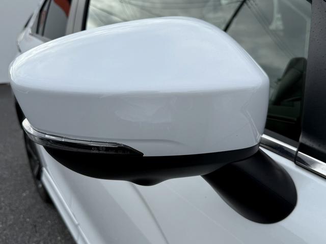 エクリプスクロスＰＨＥＶ Ｐ　ワンオーナー／メーカーナビ／地デジ／３６０°カメラ／衝突軽減ブレーキ／ヘッドアップディスプレイ／ハーフレザー／ＥＴＣ２．０／ｅ－アシスト／純正１８ＡＷ／電動パーキングブレーキ／パワーシート／ＬＥＤ（15枚目）
