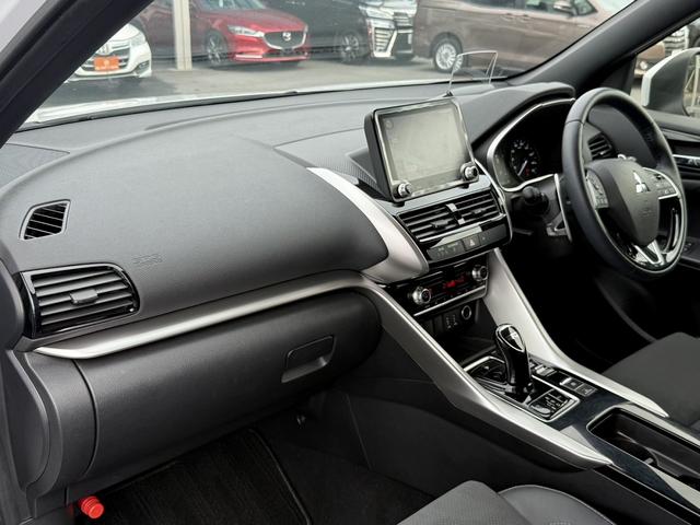 エクリプスクロスＰＨＥＶ Ｐ　ワンオーナー／メーカーナビ／地デジ／３６０°カメラ／衝突軽減ブレーキ／ヘッドアップディスプレイ／ハーフレザー／ＥＴＣ２．０／ｅ－アシスト／純正１８ＡＷ／電動パーキングブレーキ／パワーシート／ＬＥＤ（32枚目）