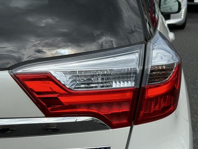 シャトル ハイブリッドＺ　ホンダセンシング　純正８型ナビ／地デジ／バックカメラ／衝突軽減／ＬＥＤ／ＥＴＣ／クーズコントロール／シートヒーター／（14枚目）