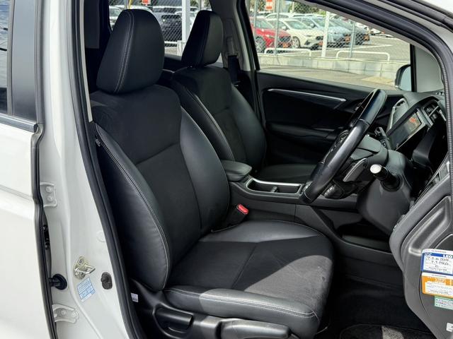 シャトル ハイブリッドＺ　ホンダセンシング　純正８型ナビ／地デジ／バックカメラ／衝突軽減／ＬＥＤ／ＥＴＣ／クーズコントロール／シートヒーター／（17枚目）
