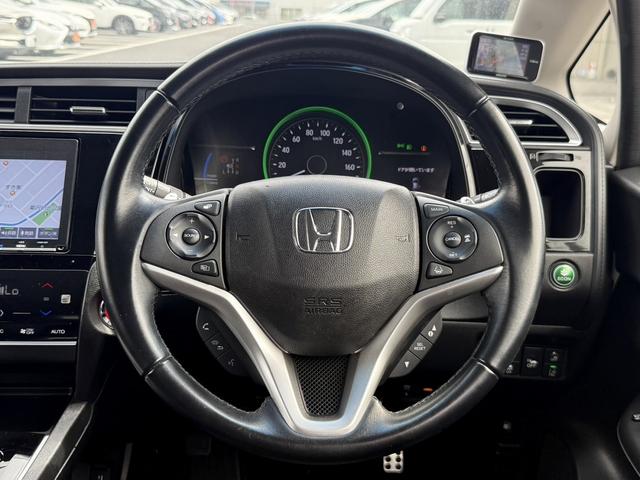 シャトル ハイブリッドＺ　ホンダセンシング　純正８型ナビ／地デジ／バックカメラ／衝突軽減／ＬＥＤ／ＥＴＣ／クーズコントロール／シートヒーター／（20枚目）