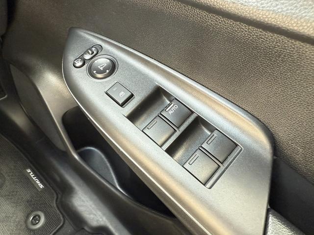 シャトル ハイブリッドＺ　ホンダセンシング　純正８型ナビ／地デジ／バックカメラ／衝突軽減／ＬＥＤ／ＥＴＣ／クーズコントロール／シートヒーター／（66枚目）