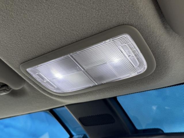 シャトル ハイブリッドＺ　ホンダセンシング　純正８型ナビ／地デジ／バックカメラ／衝突軽減／ＬＥＤ／ＥＴＣ／クーズコントロール／シートヒーター／（68枚目）