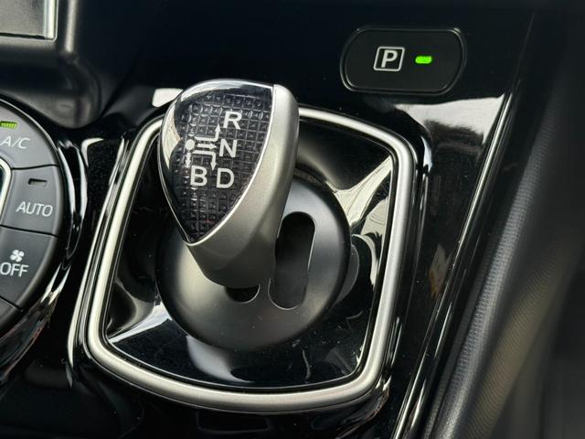 ノア ハイブリッドＳｉ　ダブルバイビー　モデリスタ／後席モニター／半革シート／純正９型ナビ／地デジ／Ｂカメラ／衝突軽減ブレーキ／両側電動スライドドア／（47枚目）